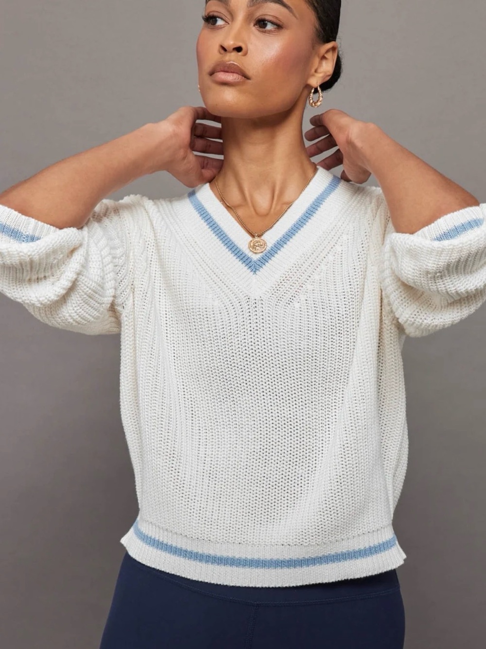 Ellsworth Ivey V Neck Tennis Sweater White Blue Embroidered Logo Preppy Sporty M